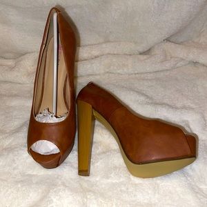 Just Fab High Heel Shoes. Size 10